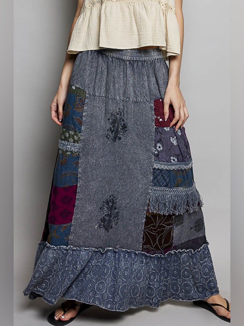 ✨ POL Printed Patchwork Embroidered Ruffled Skirt ✨🛍️ - Picture 2 of 6